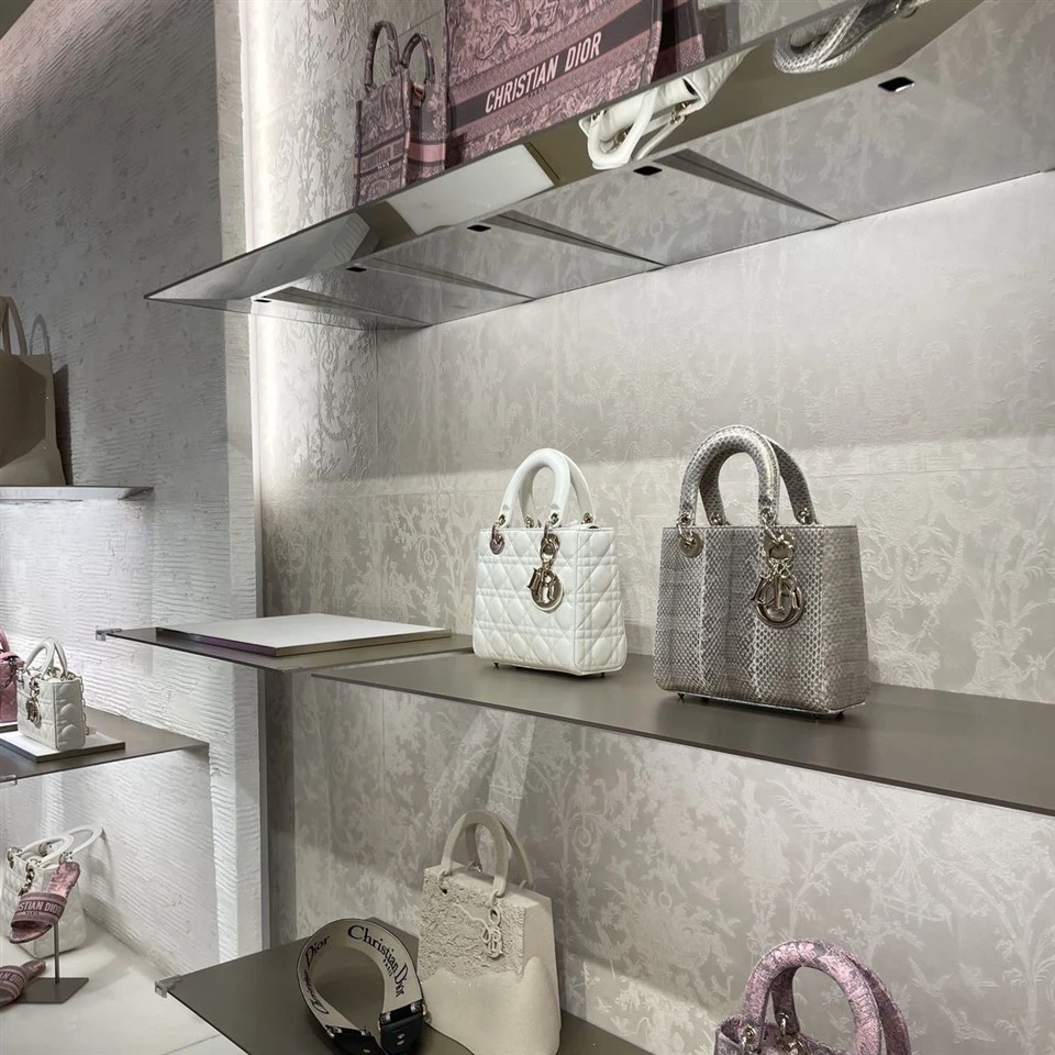 Táskabolt dekoráció