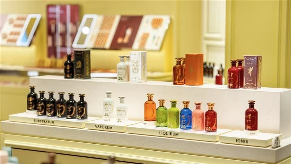 Perfume Shop Display Shelf