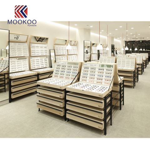 Napszemüveg Showcase