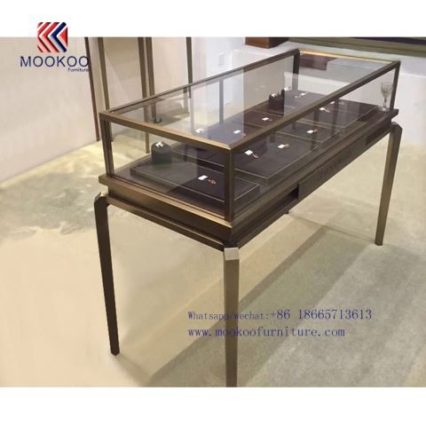 Bountique testreszabott ékszerbútor-kirakat eladó