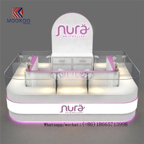 Ékszerbemutató ékszer-kioszkhoz