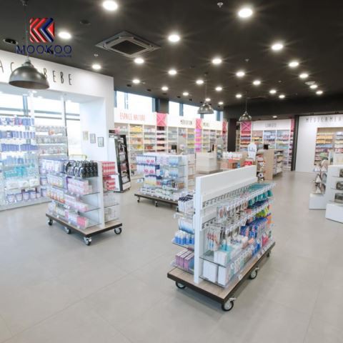 Modern stílusú, testreszabott gyógyszertárbolt